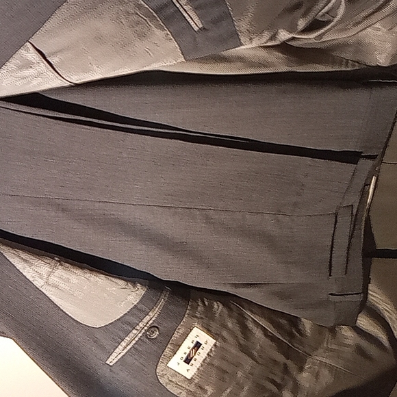 Joseph Abboud slimfit grey suit - Picture 5 of 6